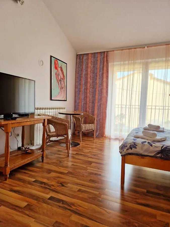 Olive Tree Apartments ロヴィニ